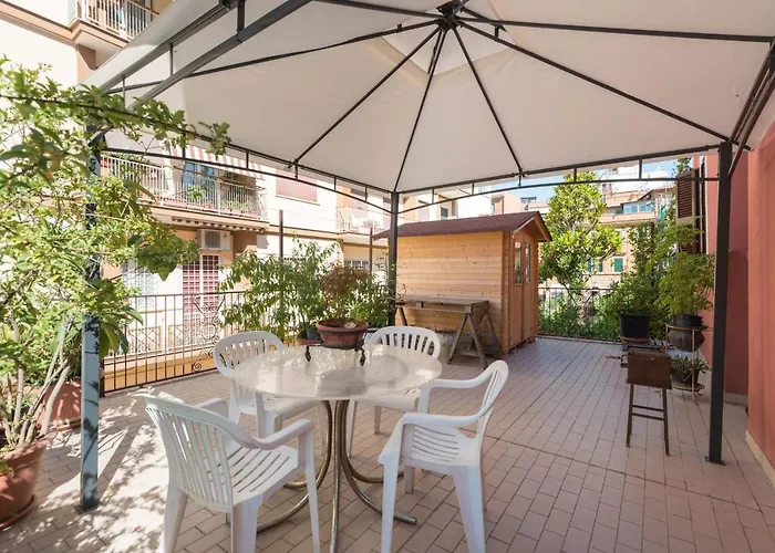 Cornelia Penthouse Bed & Breakfast Rome